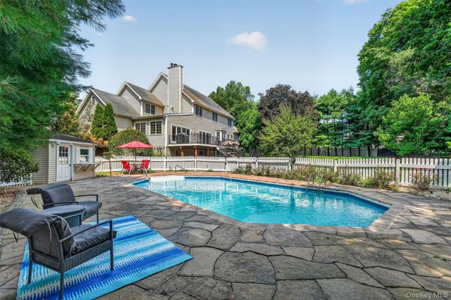 8 Angela Court, Hopewell Junction, NY 12533