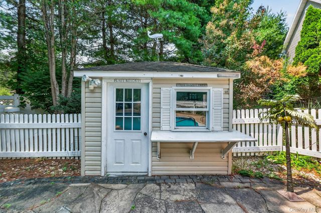 8 Angela Court, Hopewell Junction, NY 12533