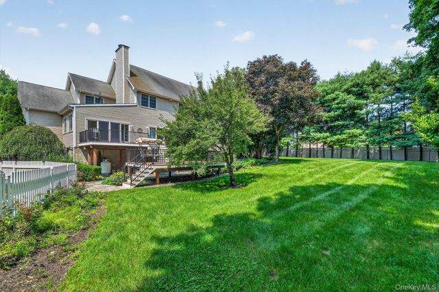 8 Angela Court, Hopewell Junction, NY 12533