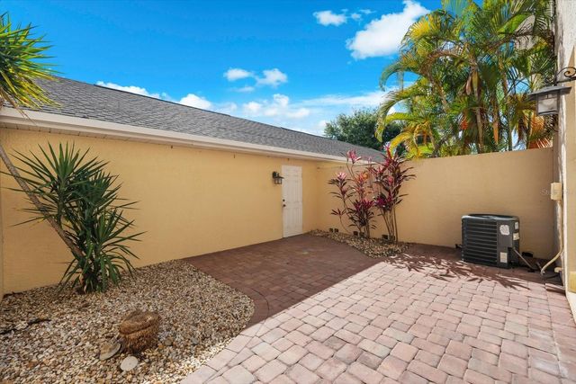 5637 WHITEHEAD STREET, Bradenton, FL 34203