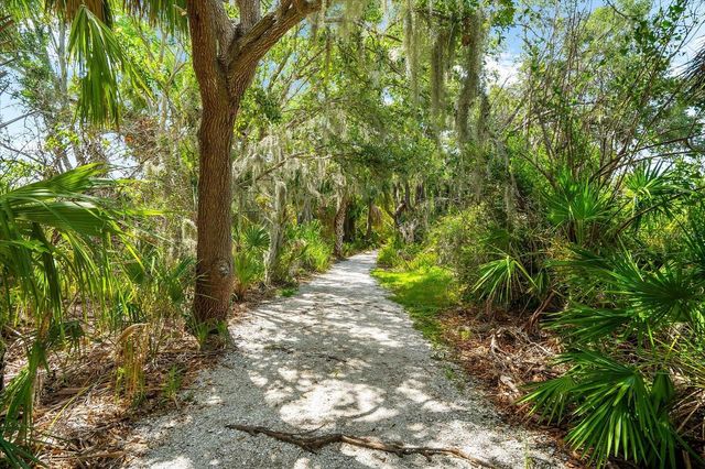 5637 WHITEHEAD STREET, Bradenton, FL 34203