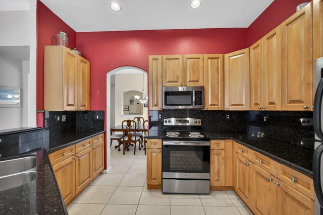 5002 Victoria Circle, West Palm Beach, FL 33409