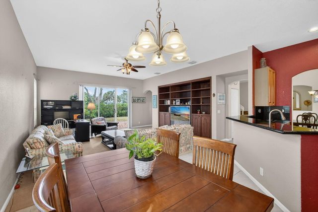 5002 Victoria Circle, West Palm Beach, FL 33409