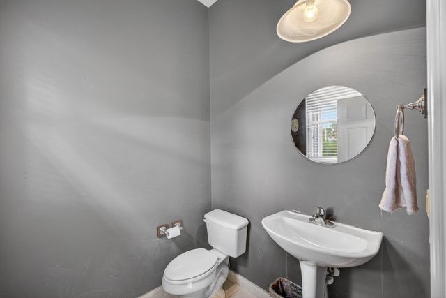 5002 Victoria Circle, West Palm Beach, FL 33409