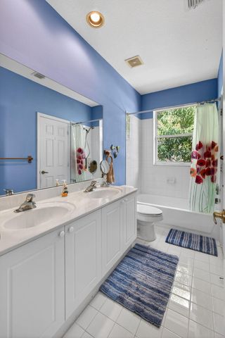 5002 Victoria Circle, West Palm Beach, FL 33409