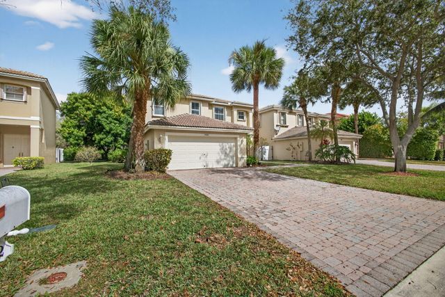 5002 Victoria Circle, West Palm Beach, FL 33409