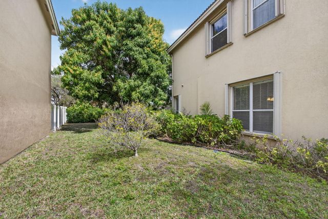 5002 Victoria Circle, West Palm Beach, FL 33409