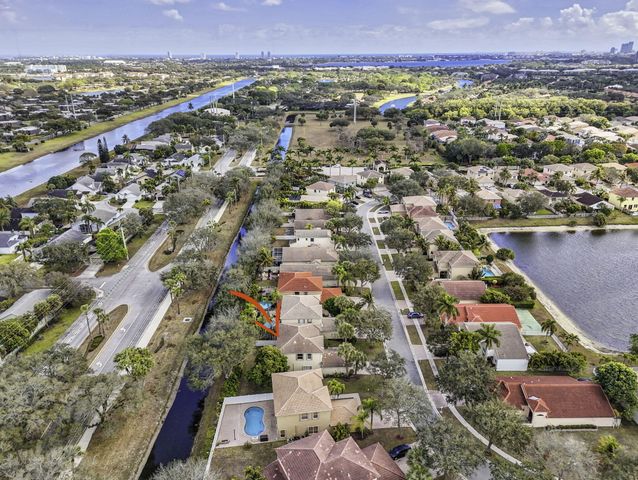 5002 Victoria Circle, West Palm Beach, FL 33409