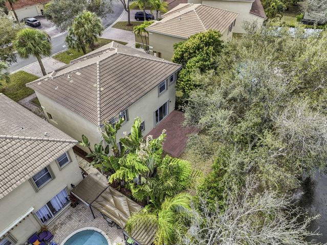 5002 Victoria Circle, West Palm Beach, FL 33409