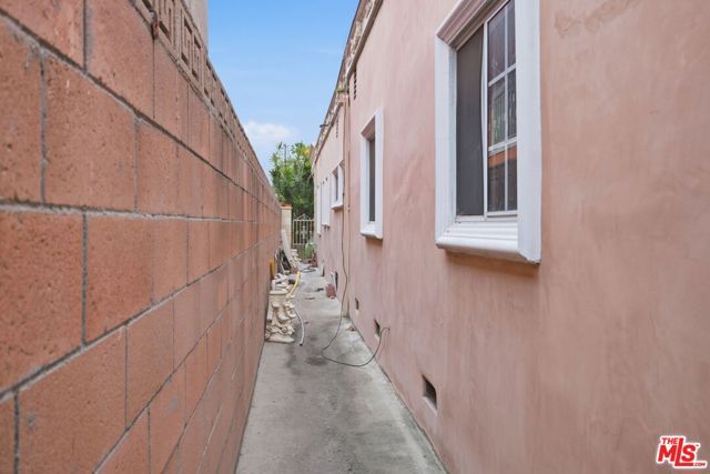 621 Westbourne Drive, West Hollywood, CA 90069