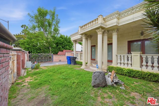 621 Westbourne Drive, West Hollywood, CA 90069