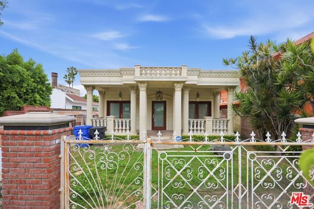 621 Westbourne Drive, West Hollywood, CA 90069