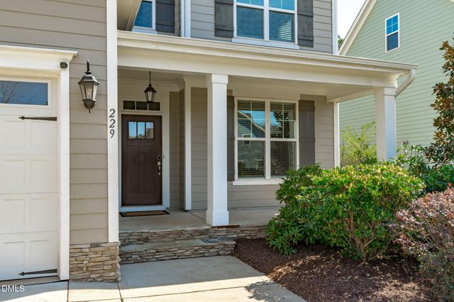 229 Logans Manor Drive, Holly Springs, NC 27540