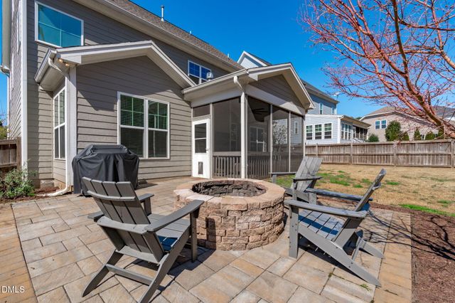 229 Logans Manor Drive, Holly Springs, NC 27540