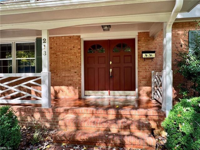 218 Crittenden LN, Newport News, VA 23606