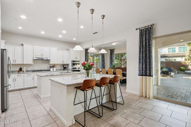 866 E LOWELL Avenue, Gilbert, AZ 85295