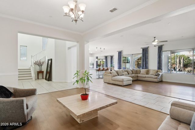 866 E LOWELL Avenue, Gilbert, AZ 85295