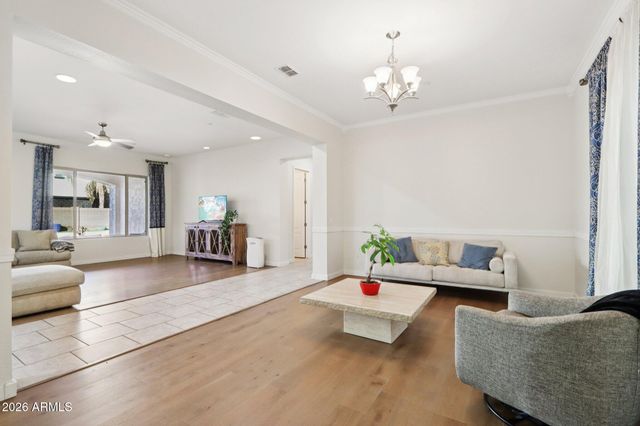 866 E LOWELL Avenue, Gilbert, AZ 85295