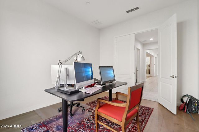 866 E LOWELL Avenue, Gilbert, AZ 85295