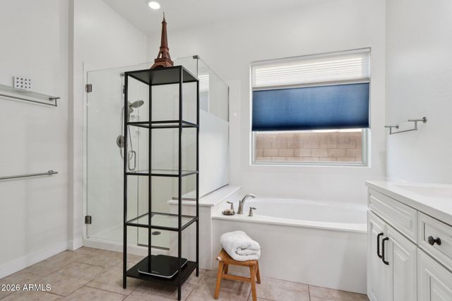 866 E LOWELL Avenue, Gilbert, AZ 85295