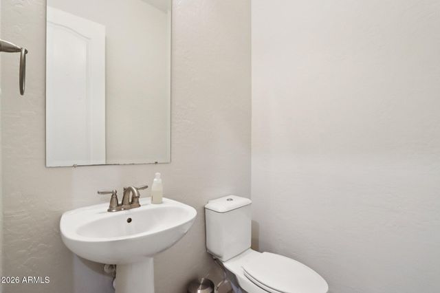 866 E LOWELL Avenue, Gilbert, AZ 85295