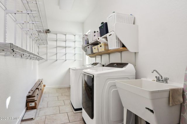 866 E LOWELL Avenue, Gilbert, AZ 85295