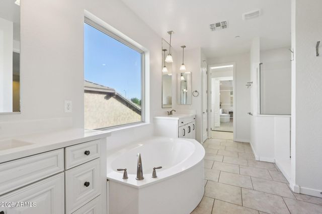 866 E LOWELL Avenue, Gilbert, AZ 85295