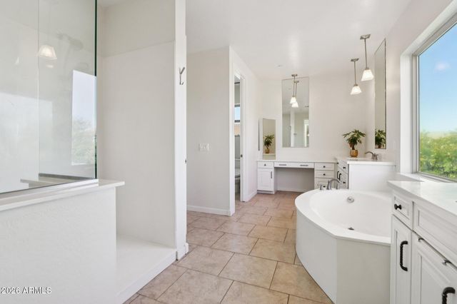 866 E LOWELL Avenue, Gilbert, AZ 85295