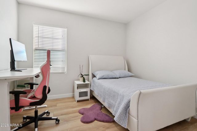 866 E LOWELL Avenue, Gilbert, AZ 85295