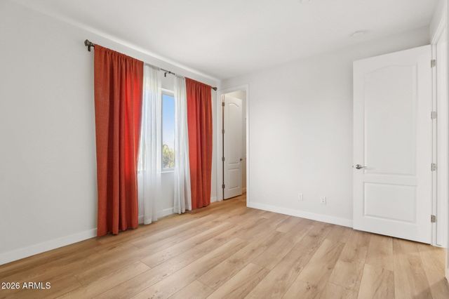 866 E LOWELL Avenue, Gilbert, AZ 85295