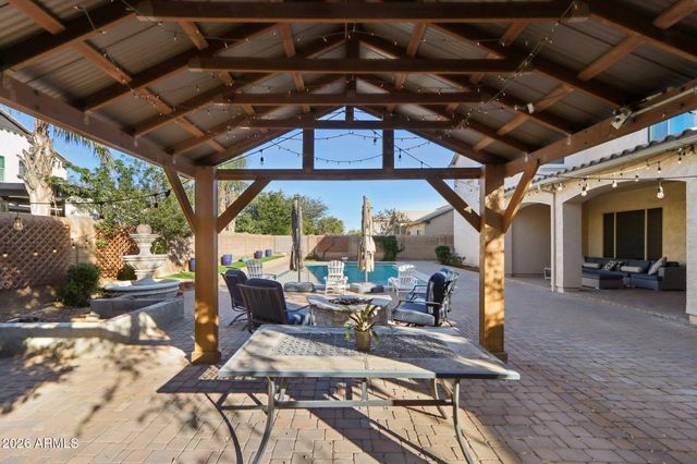 866 E LOWELL Avenue, Gilbert, AZ 85295