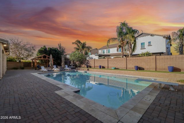 866 E LOWELL Avenue, Gilbert, AZ 85295