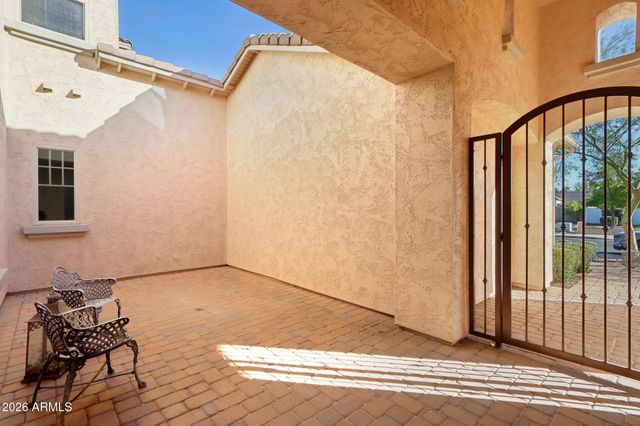 866 E LOWELL Avenue, Gilbert, AZ 85295