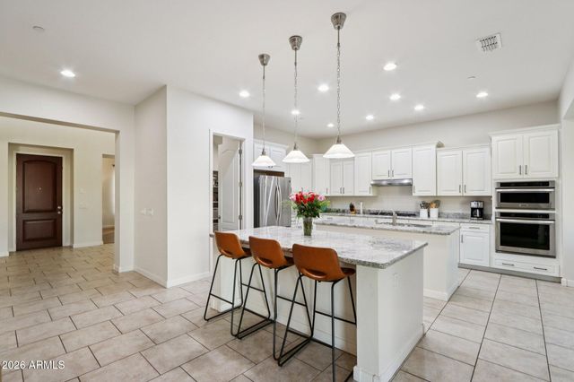 866 E LOWELL Avenue, Gilbert, AZ 85295