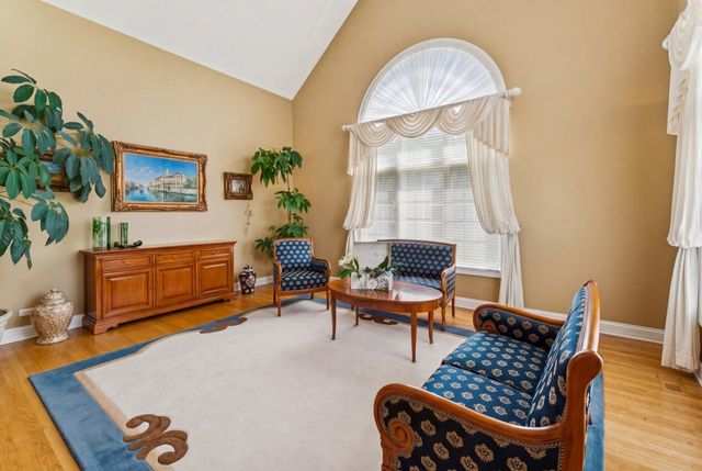 1745 Sundrop Circle, Highland Park, IL 60035