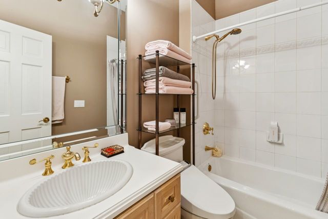 1745 Sundrop Circle, Highland Park, IL 60035