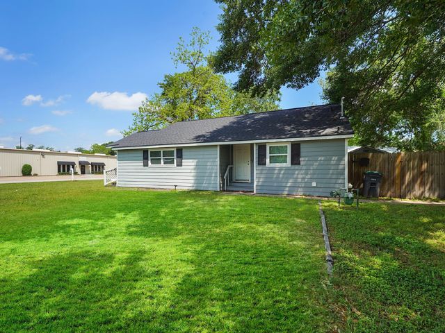 111 Holderrieth Boulevard, Tomball, TX 77375