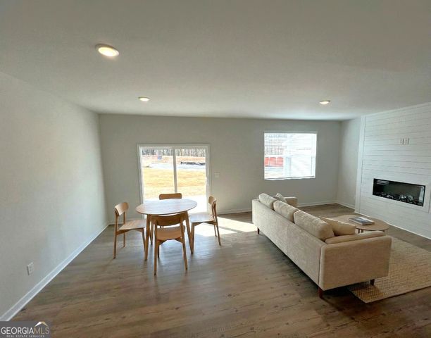 7304 Mulberry Trace Lane, Flowery Branch, GA 30542