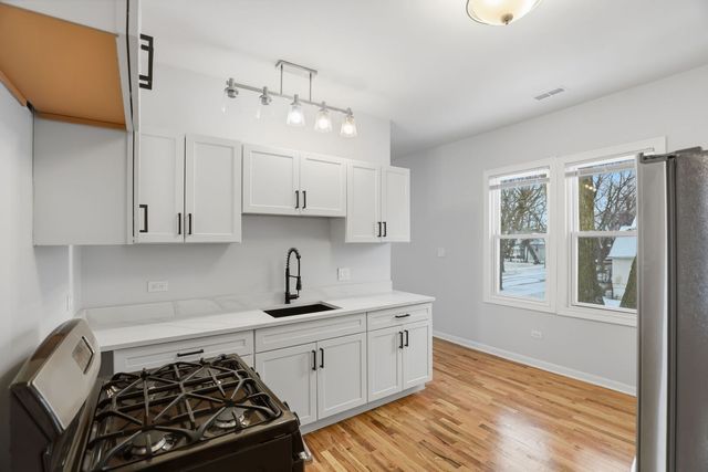 5256 S Carpenter Street, Chicago, IL 60609