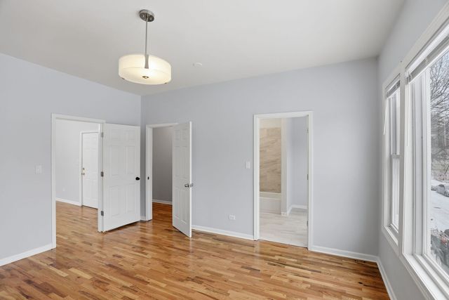 5256 S Carpenter Street, Chicago, IL 60609