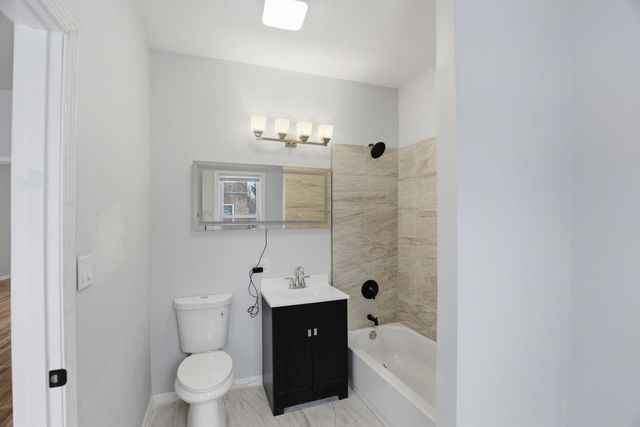 5256 S Carpenter Street, Chicago, IL 60609