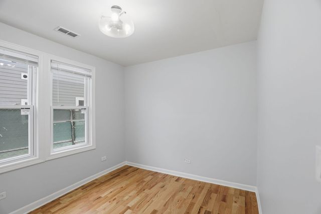 5256 S Carpenter Street, Chicago, IL 60609