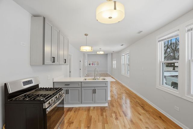 5256 S Carpenter Street, Chicago, IL 60609