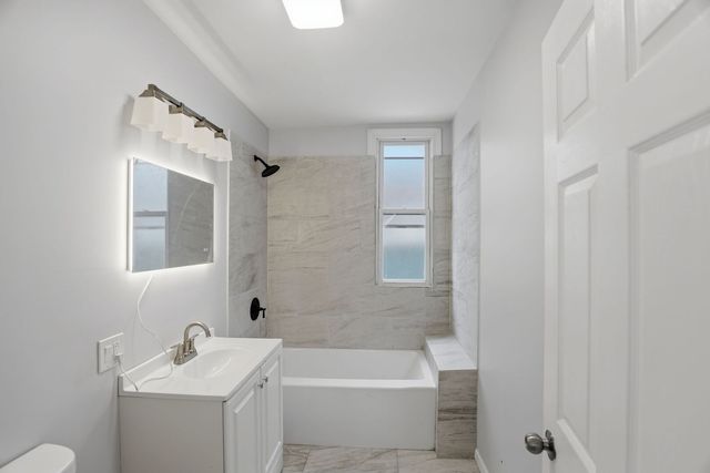 5256 S Carpenter Street, Chicago, IL 60609