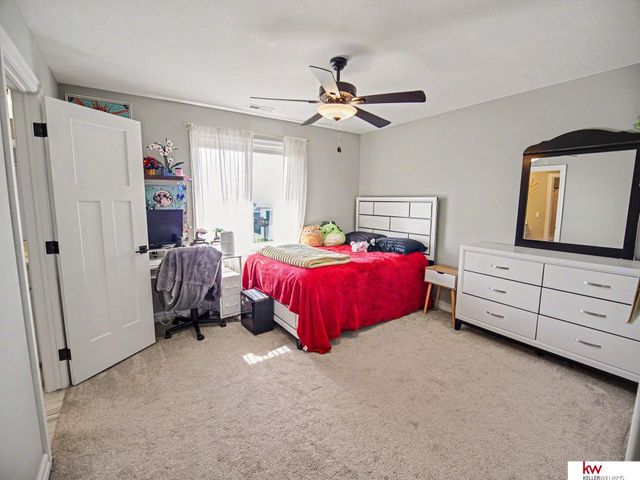 925 Elm Circle, Springfield, NE 68059