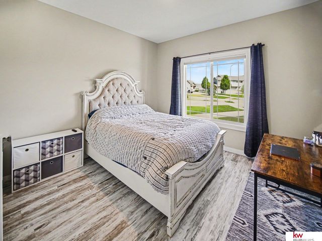 925 Elm Circle, Springfield, NE 68059