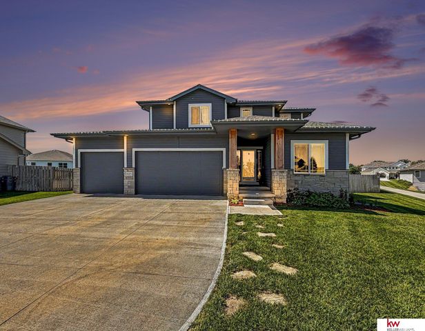 925 Elm Circle, Springfield, NE 68059
