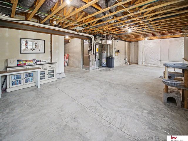 925 Elm Circle, Springfield, NE 68059