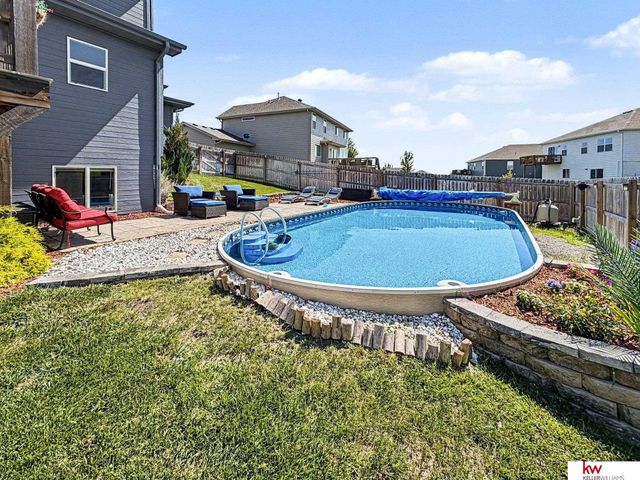 925 Elm Circle, Springfield, NE 68059
