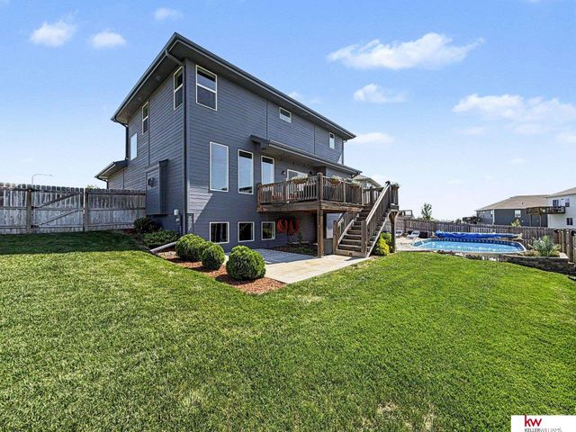 925 Elm Circle, Springfield, NE 68059